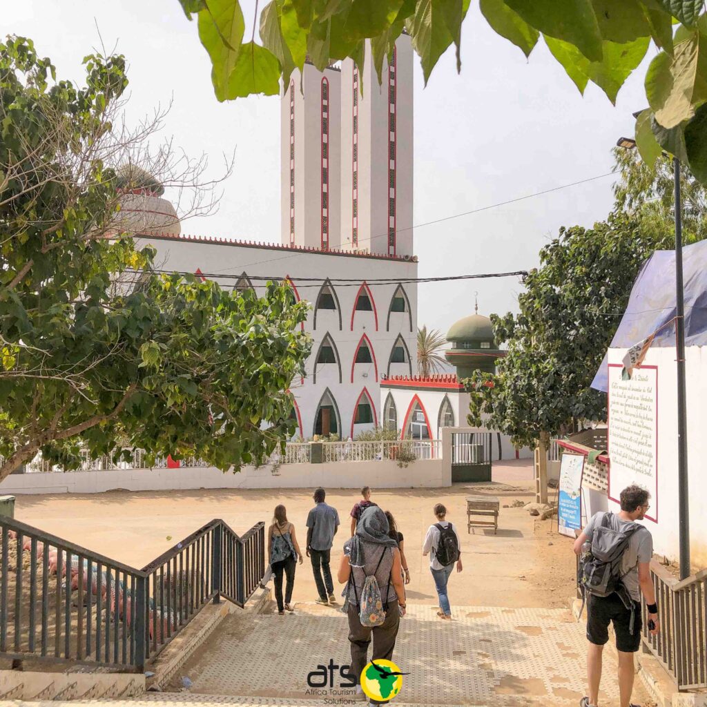 mosquee-de-la-divinité-dakar-ats-tour